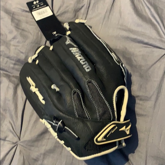 Mizuno baseball glove